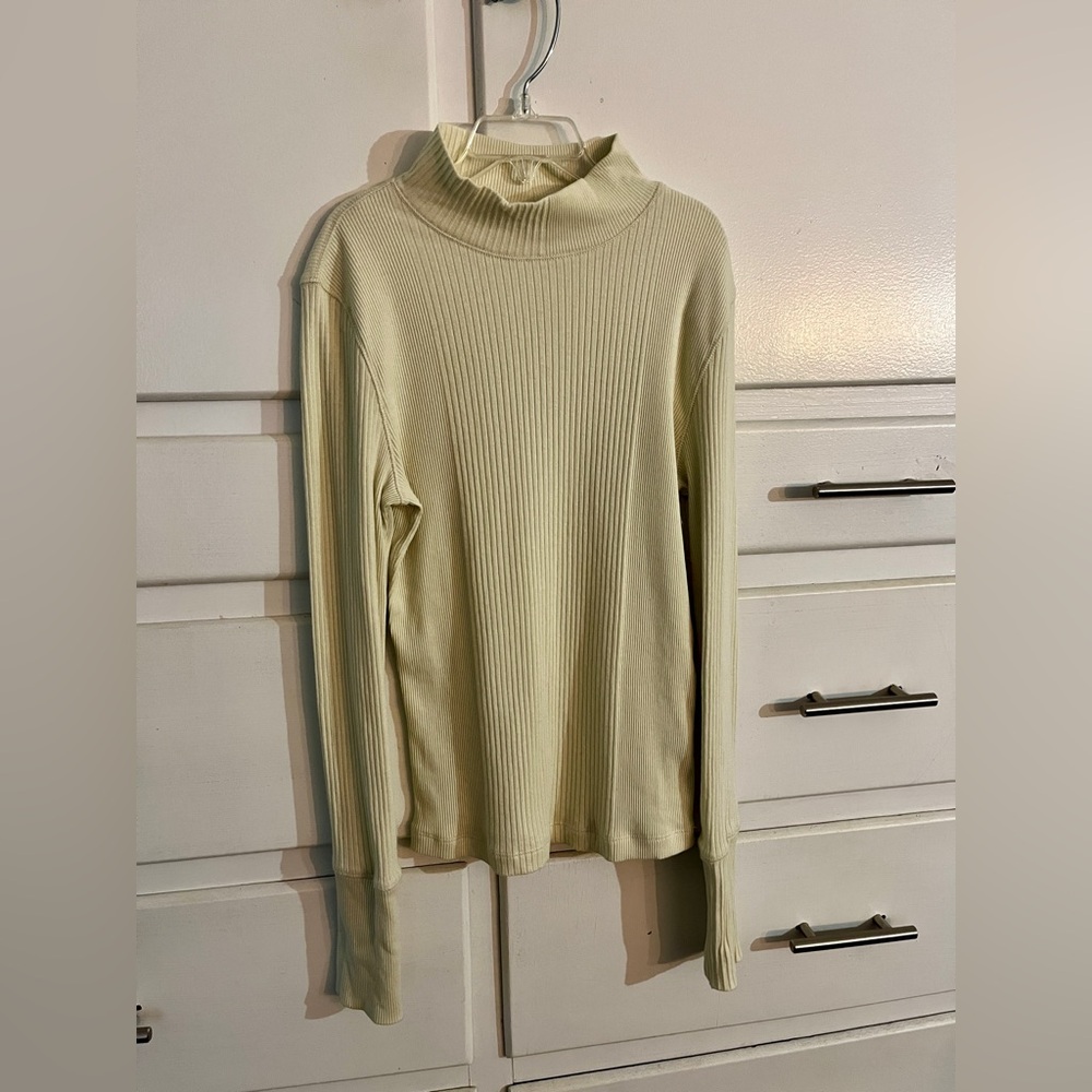 Free People pale yellow mock turtle neck size X small